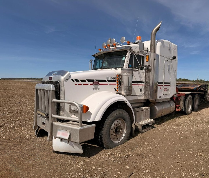 2004 Peterbilt 378 Tandem Winch Truck for sale